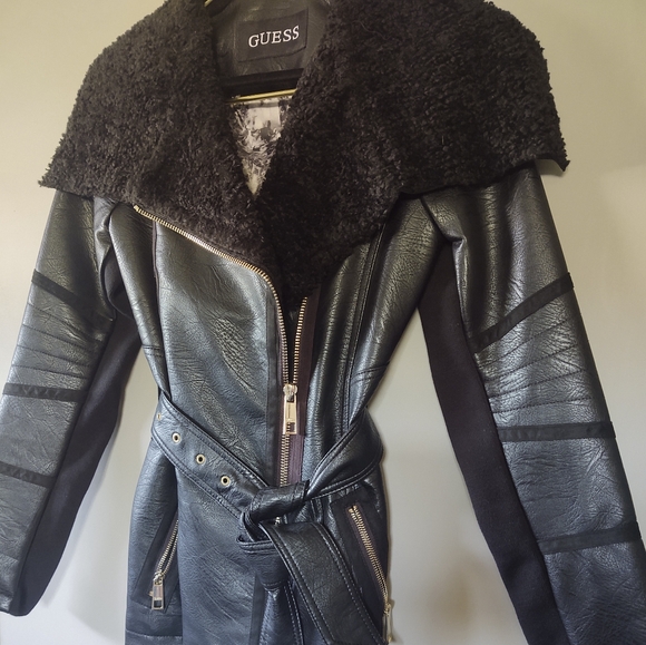 NWt GUESS 🖤Black-Leather Sherpa Collar Coat + BELT Size: S